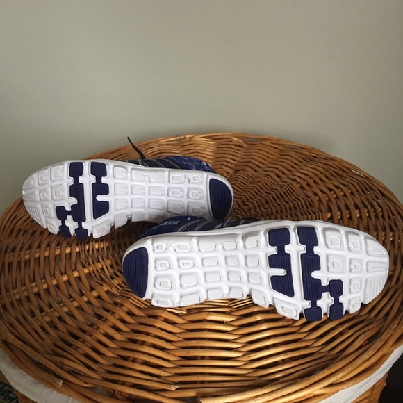 Reebok women’s shoes size 6 - Picture 3 of 4